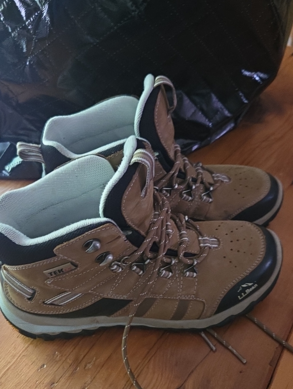 LL Bean Sz 9 Brown Hiking Boots